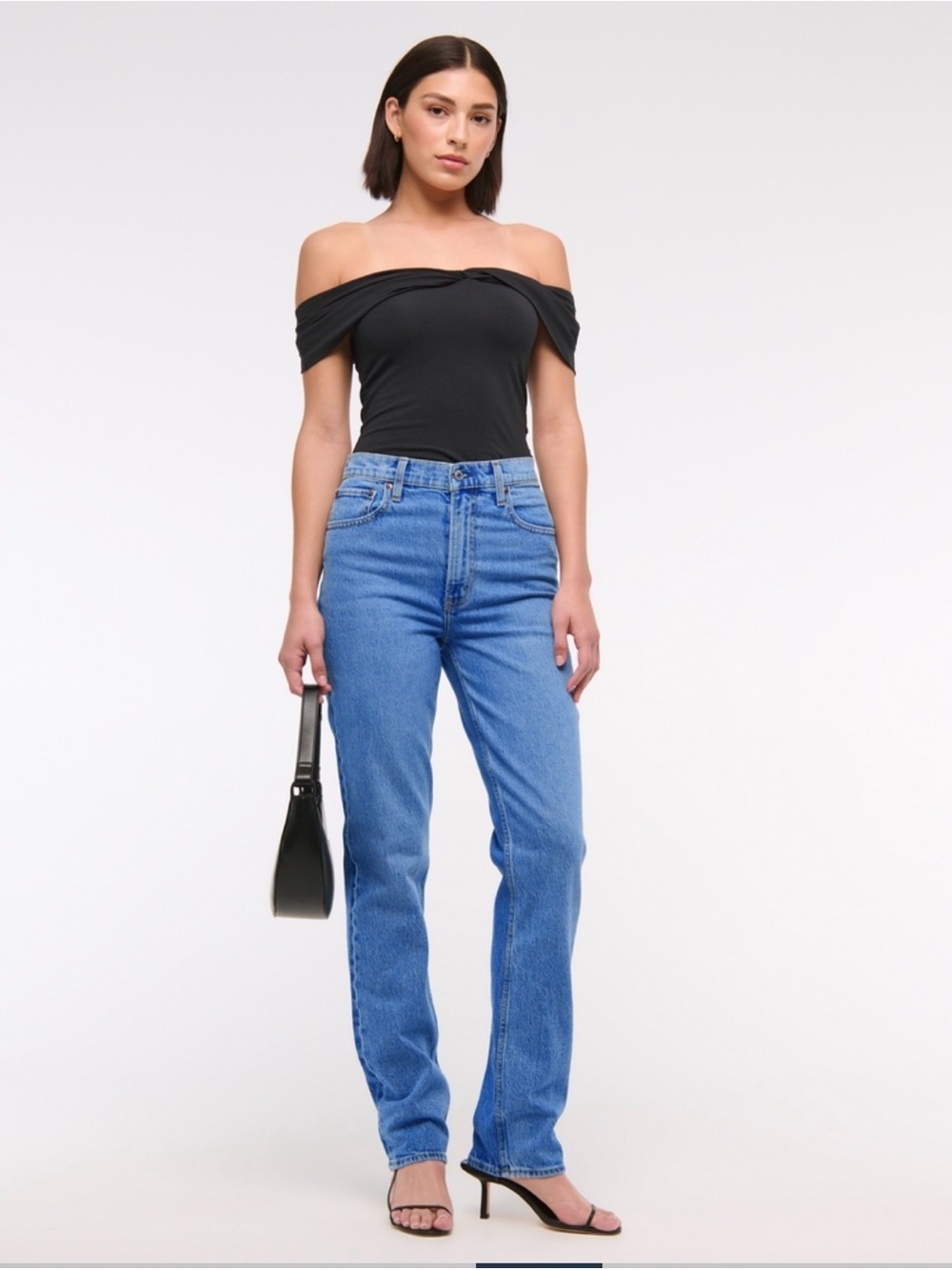 Abercrombie & Fitch 90’s Straight Ultra High Rise Medium Blue Wash- Size 32/16
